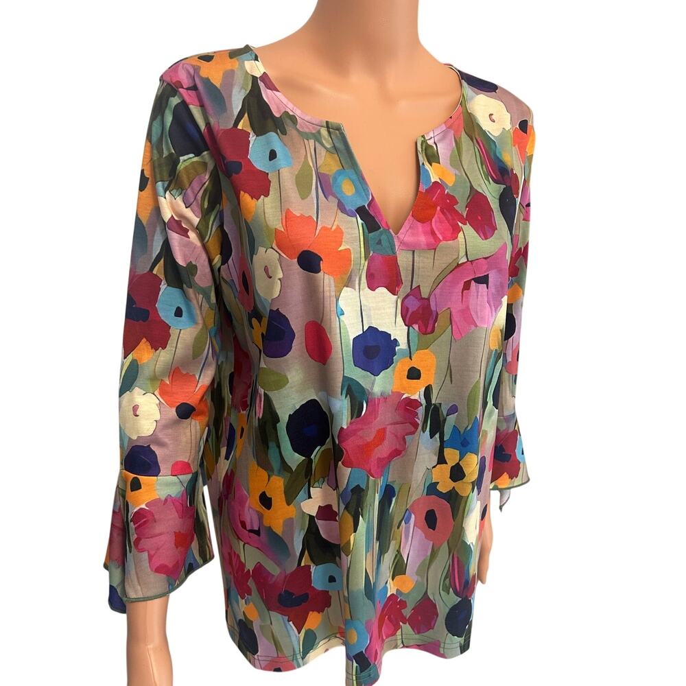 Made with Love Floral print v neckline 3/4 bell sleeve colorful garden motif nwt